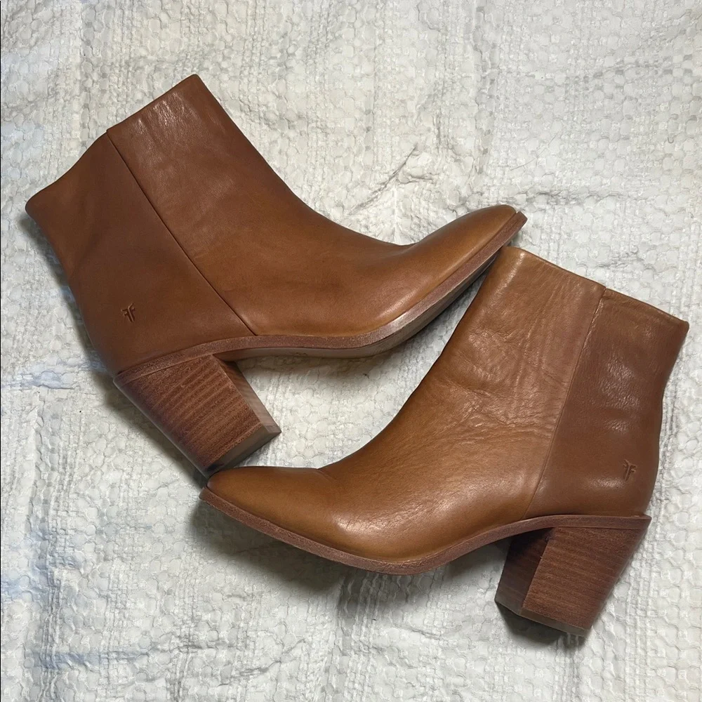 Frye women Tan Leather Ankle Booties - Picture 2 of 8
